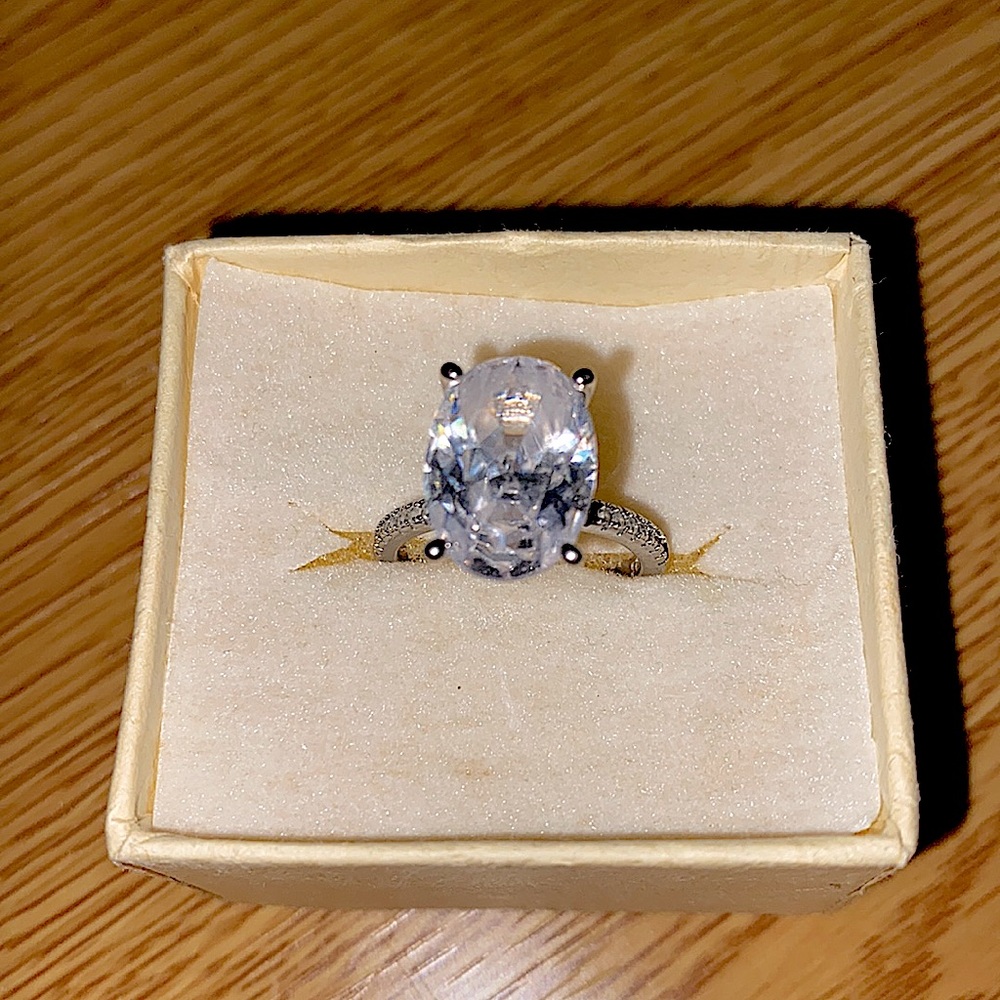 **SILVER CZ DIAMOND RING SIZE 6 💍 - Picture 6 of 9